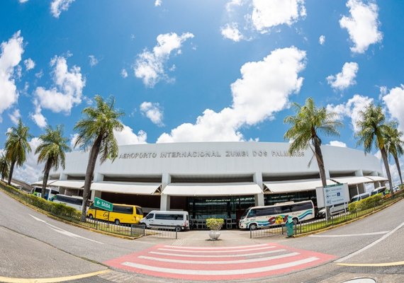 Após fumar durante voo, jovem é detido ao desembarcar no Aeroporto Zumbi dos Palmares