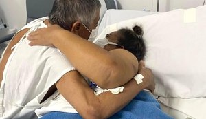 Covid-19: Casal internado no Hospital da Mulher comemora bodas de ouro