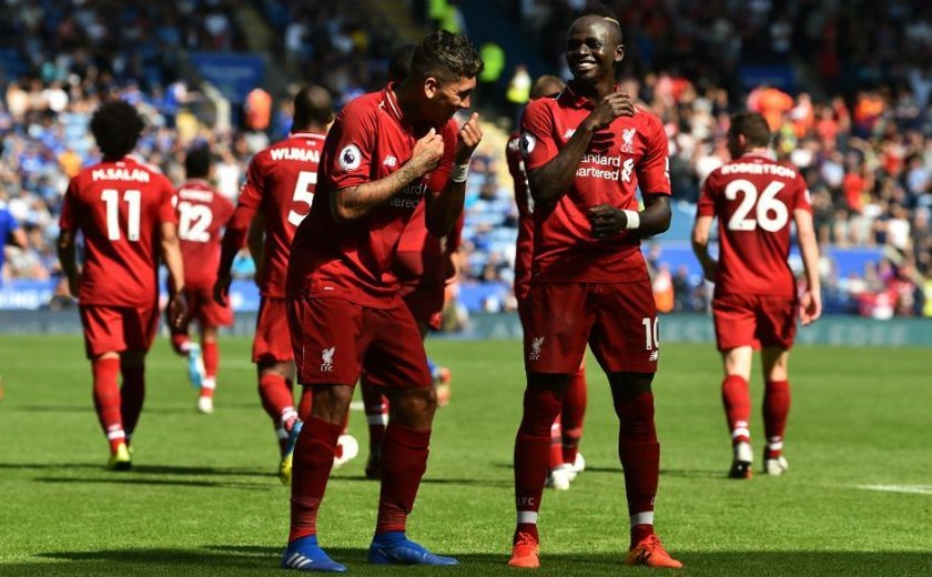 Liverpool vence Leicester com gol de Roberto Firmino e falha de Alisson