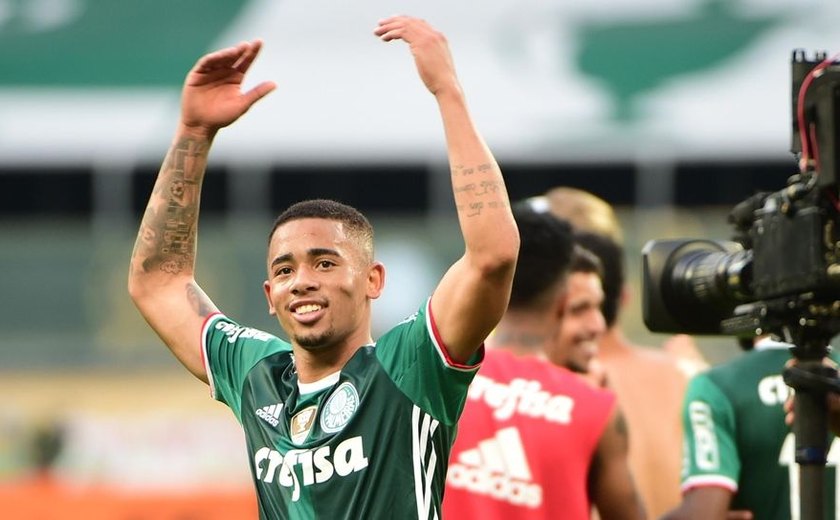 Gabriel Jesus leva Bola de Ouro, Palmeiras domina e Santos passa em branco