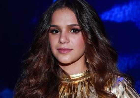 Bruna Marquezine atrasa demais e irrita famosas em baile de gala