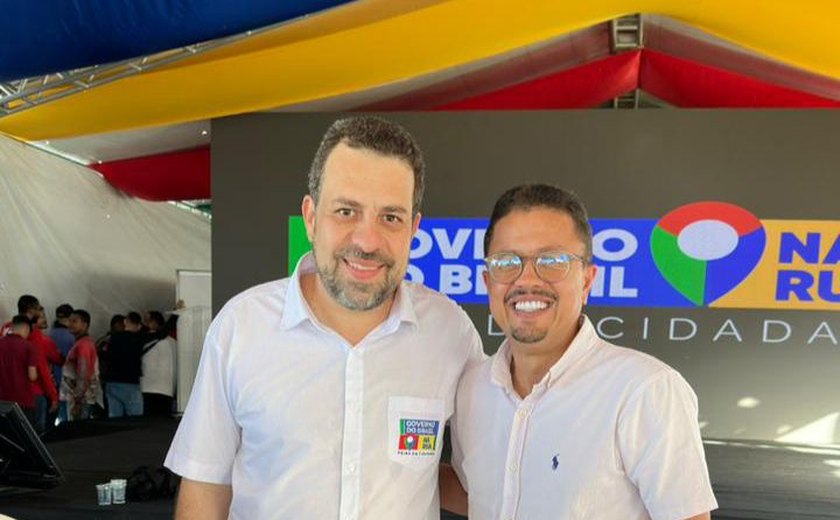 Junto de vereador, Boulos anuncia Pontos de Apoio para entregadores por aplicativos em Maceió