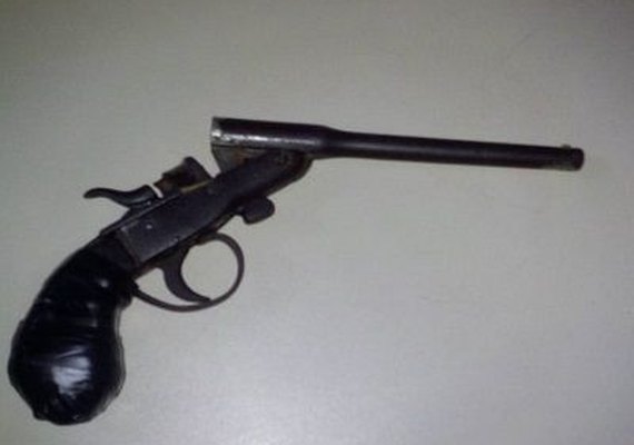 PM apreende menores com arma de fogo após assalto a ônibus na Cidade Universitária