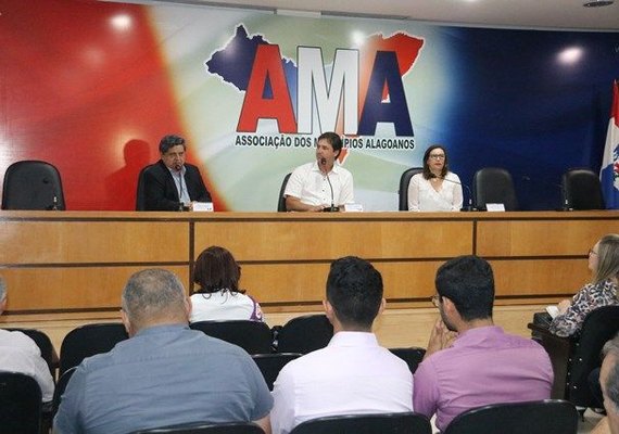 AMA reúne prefeitos e INSS para explicar nova plataforma