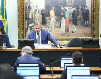 CCJ da Câmara aprova fim da aposentadoria como punição para juízes