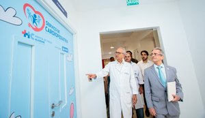 Governador em exercício destaca padrão de 1º mundo na saúde durante visita a hospitais