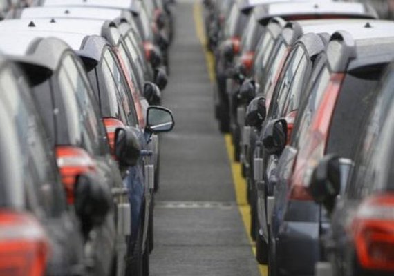Vendas de automóveis novos caem 3,7% em abril, afirma Anfavea