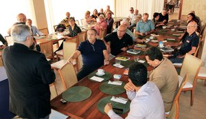 Perspectiva da economia brasileira é discutida durante lançamento de livro em Maceió