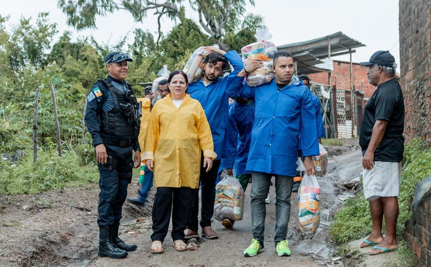 Prefeita lidera ação solidária após fortes chuvas e reforça compromisso com Barra de Sto Antônio