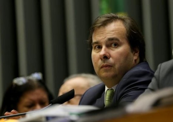 Maia diz que denúncia contra Temer será votada até 23 de outubro