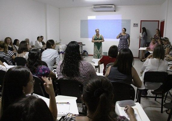 Oficina sobre 'Boas Práticas de Enfermagem na Atenção Básica' é ministrada em Maceió