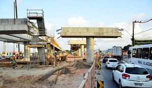 Mulher morre após perder controle de motocicleta