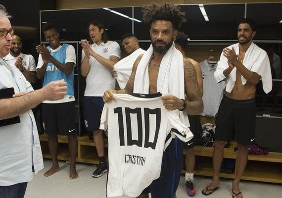 Chateado com tratamento, volante Cristian admite deixar o Corinthians