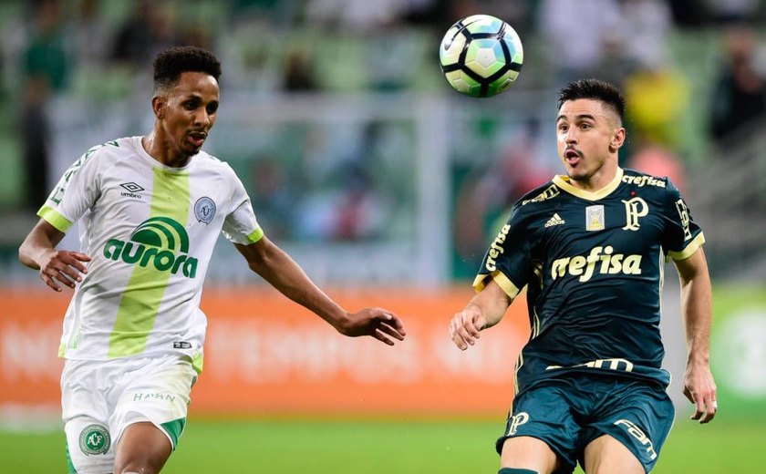 Palmeiras estreia camisa com revés contra Chapecoense e sai vaiado