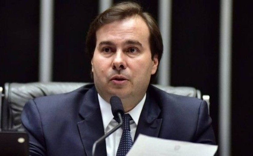 Rodrigo Maia diz que Câmara deve aguardar STF antes de votar auxílio-moradia