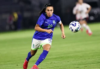 Marta volta à seleção feminina para dois amistosos contra os EUA no Brasil