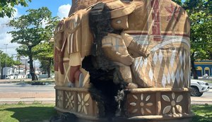 Governo de Alagoas inicia procedimentos para restaurar escultura do 'Boi Bumbá'