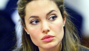 Jolie já estaria pensando em se casar novamente e apressa divórcio de Pitt