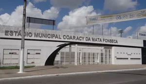 Menina sofre choque elétrico ao encostar em grade no Estádio Municipal de Arapiraca