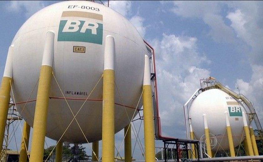 Petrobras critica plano para biocombustíveis após vender usinas de etanol