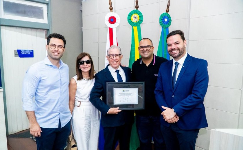 Câmara de Maceió homenageia Ronaldo Oliveira com Título de Cidadão Honorário