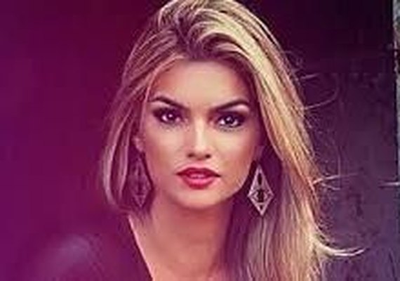 Kelly Key é pega colando em prova na faculdade e causa mal estar entre colegas