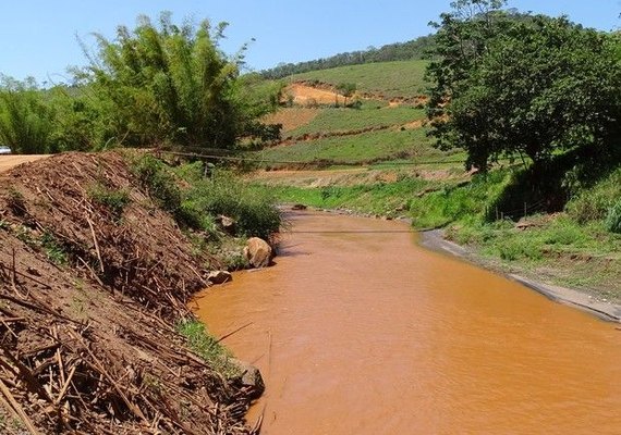 Mineradora Samarco terá que contratar perícia emergencial em área de barragem