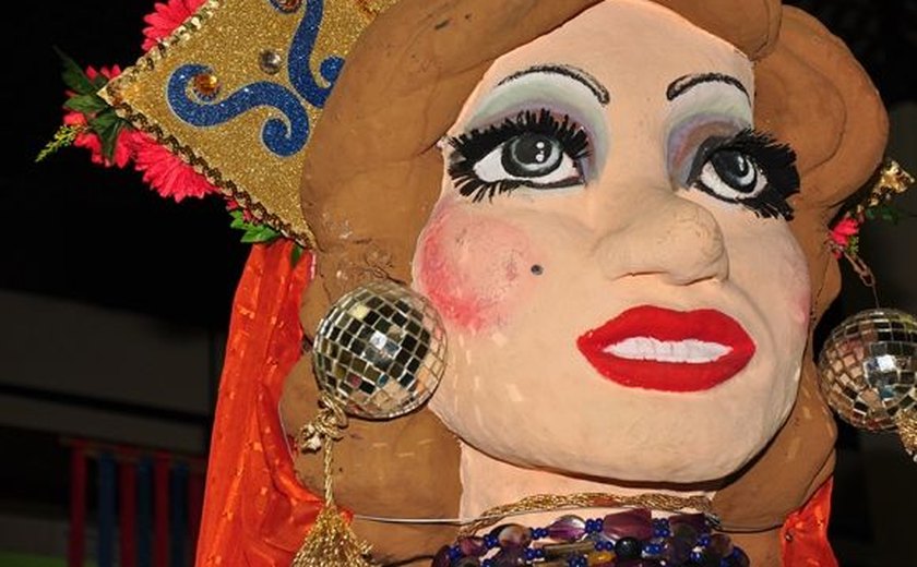 Filhinhos da Mamãe preserva tradicional carnaval de rua de Maceió