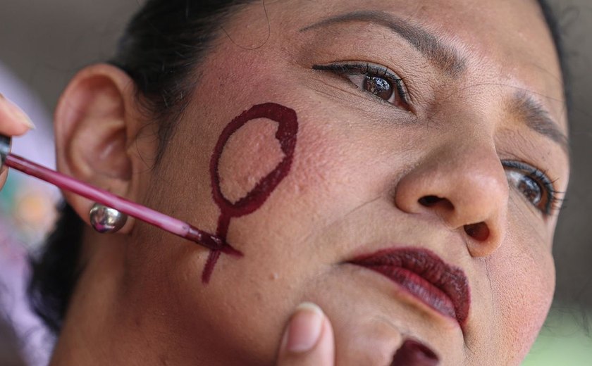 Aumentam agressões políticas em mês de luta contra violência à mulher