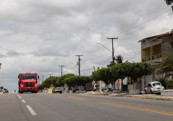 Renan autoriza duplicação da rodovia que liga Arapiraca a São Sebastião nesta segunda