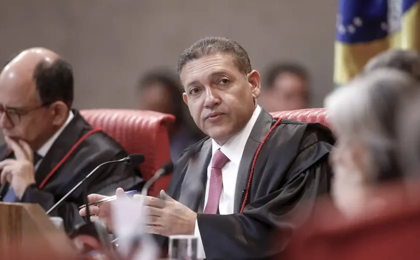 Presidente do TSE reclama de interferência em decisões da Corte
