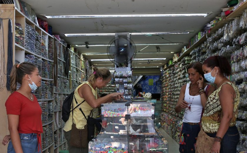 Brasil registra 6.770 novos casos de Covid-19 e mais sete mortes neste domingo (11)