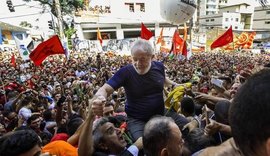 Manifestantes impedem saída de Lula do Sindicato dos Metalúrgicos