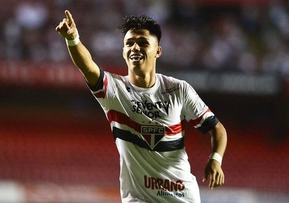 Diretoria do São Paulo deve prorrogar contrato de Luiz Araújo até 2021