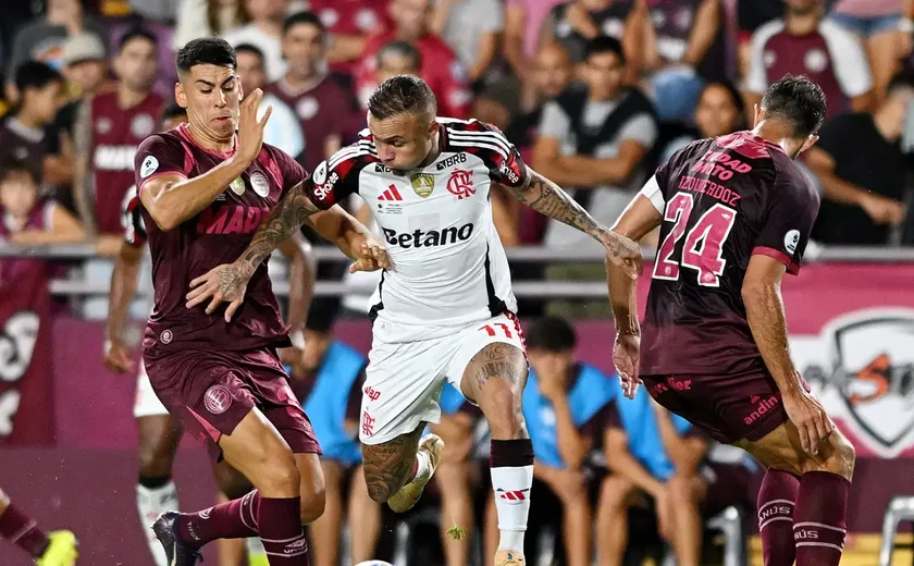 Flamengo joga mal e inicia Recopa Sul-Americana com derrota