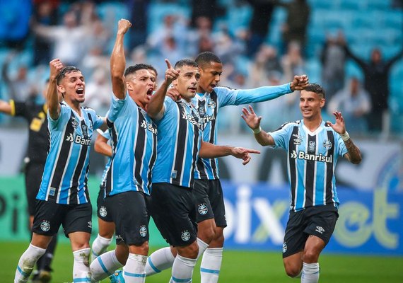 Grêmio vence Tombense e Sampaio Corrêa bate Vasco em casa