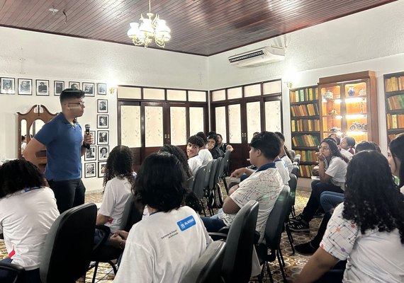 Roda de conversa na Esmal discute homofobia e respeito à comunidade LGBTQIAPN+