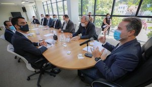 Governador Renan Filho recebe prefeito eleito de Maceió