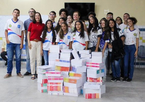 Mais de 530 mil alunos de Alagoas receberam 1,92 milhão de livros didáticos