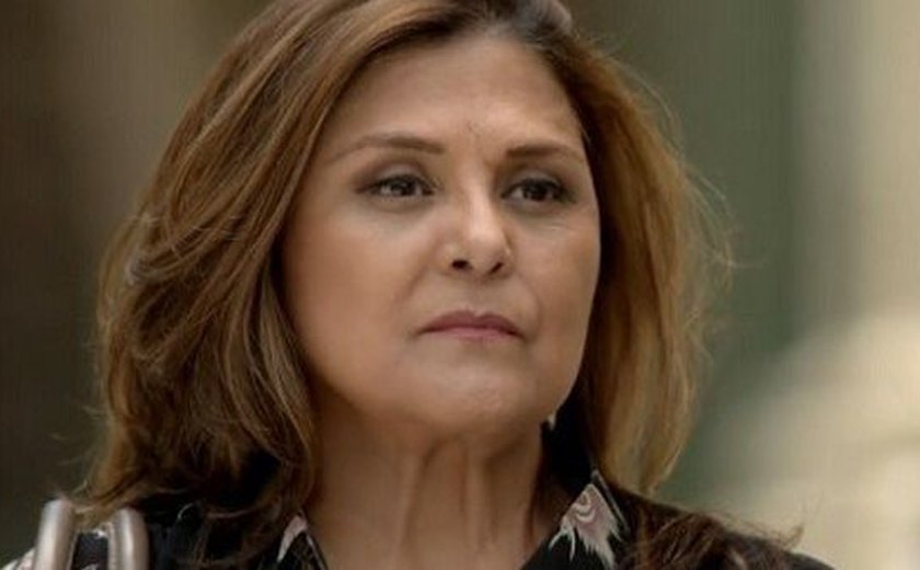 Após falecimento da mãe, Elizângela cancela gravações na TV Globo
