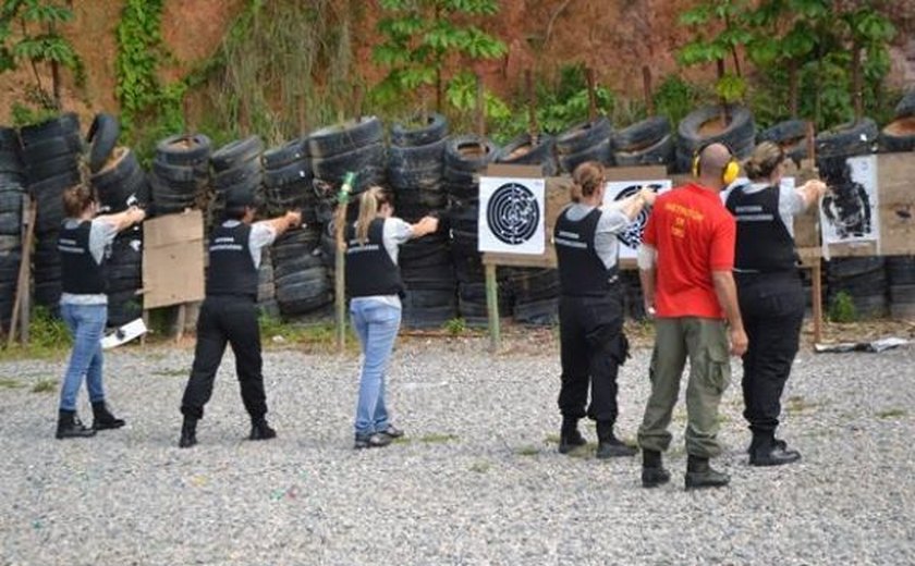 Agentes penitenciárias de Alagoas aprimoram técnicas operacionais