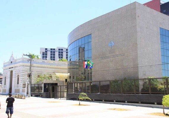 Unimed Maceió deve indenizar mulher por cobrança indevida