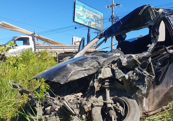 Homem de 35 anos é socorrido inconsciente após colisão frontal em Maragogi