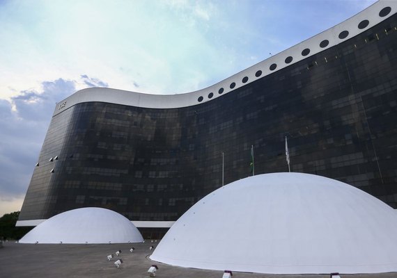 TSE avalia punição a aplicativo usado para desinformação