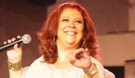 Após passar mal, Beth Carvalho é internada no Rio de Janeiro