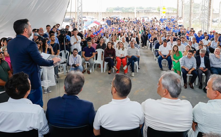 Governo entrega pavimentação do Núcleo Industrial Bernardo Oiticica