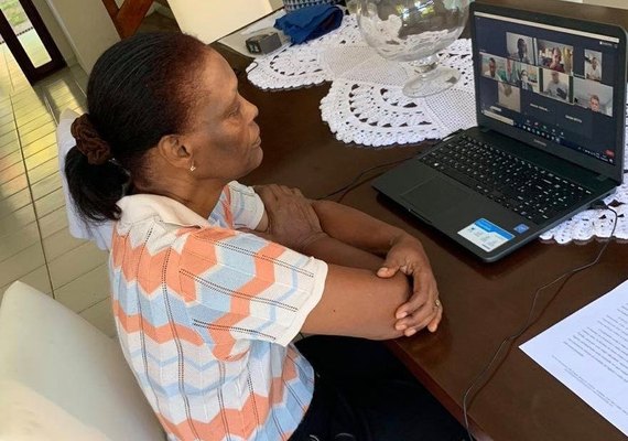 Fátima Santiago pede apoio psicológico para alunos da rede municipal na volta às aulas
