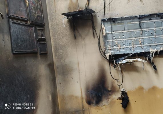 Incêndio danifica cômodo de casa em São Sebastião