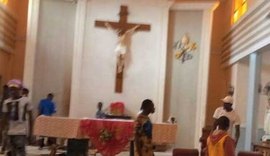 Missa é invadida por homens armados e 50 fiéis são mortos em atentado na Nigéria