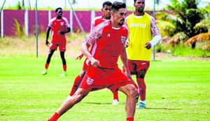 CRB faz último treino nesta sexta (19) em São Luís-MA